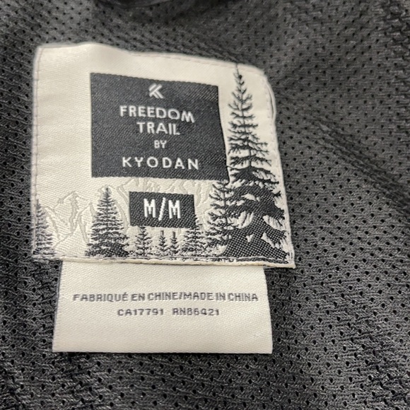 Lightweight rain jacket - Picture 6 of 6